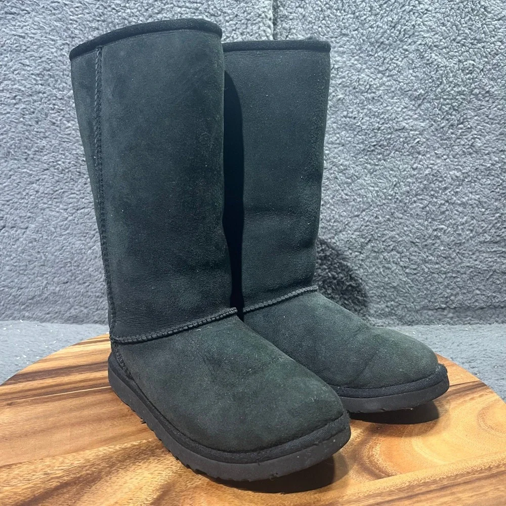 UGG Australia‎ Tall Classic Suede Sheepskin Boots Womens Black Size 4 Fur Cozy